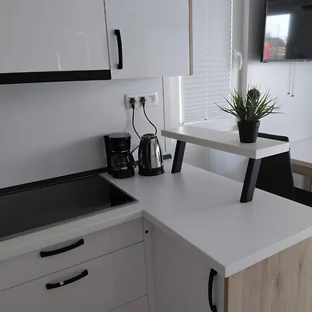 Black Pearl - Floating House Apartment