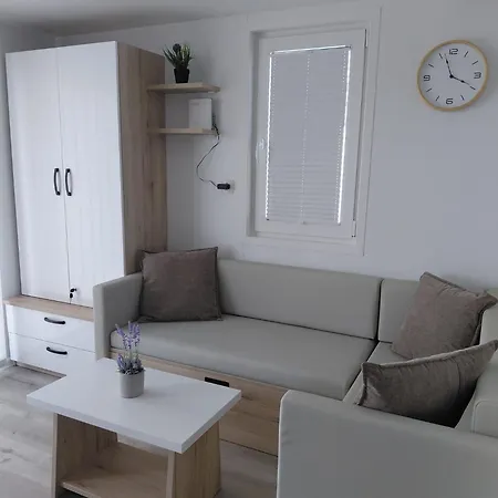 Black Pearl - Floating House Apartment *